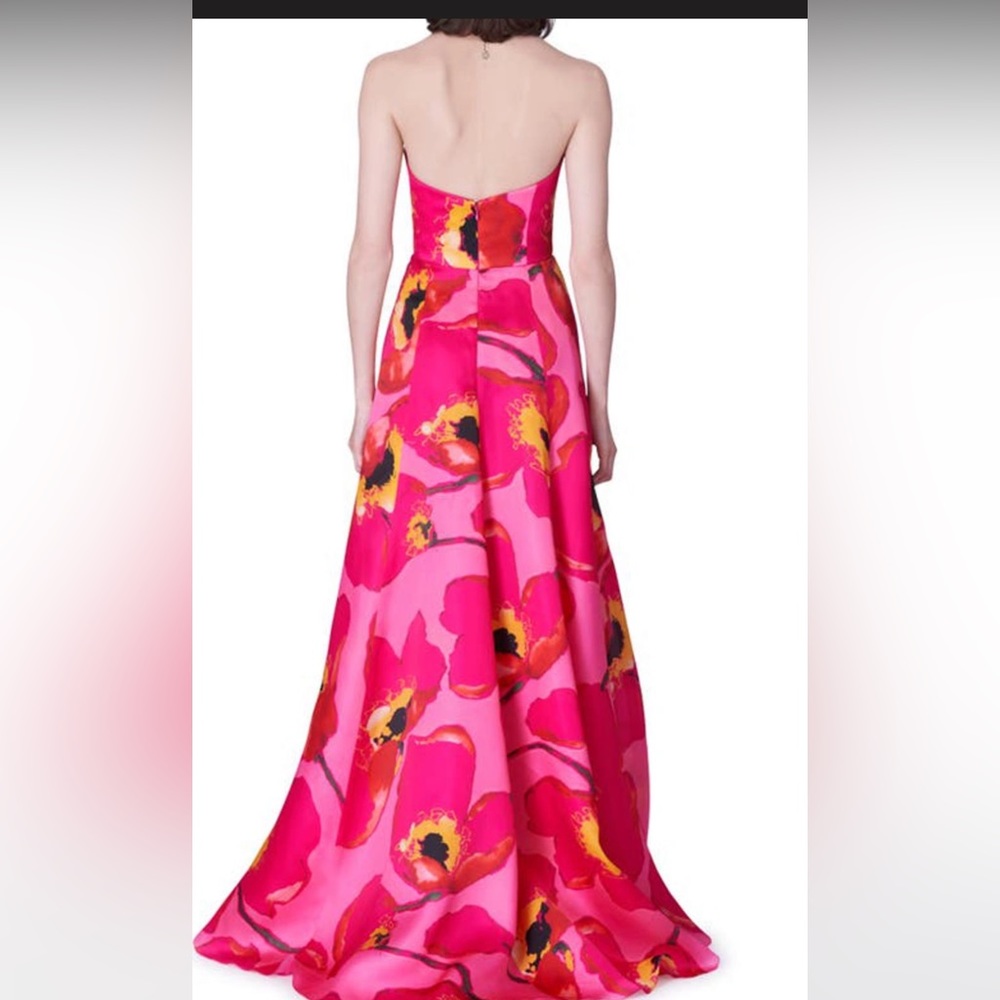 CAROLINA HERRERA strapless silk poppy gown.